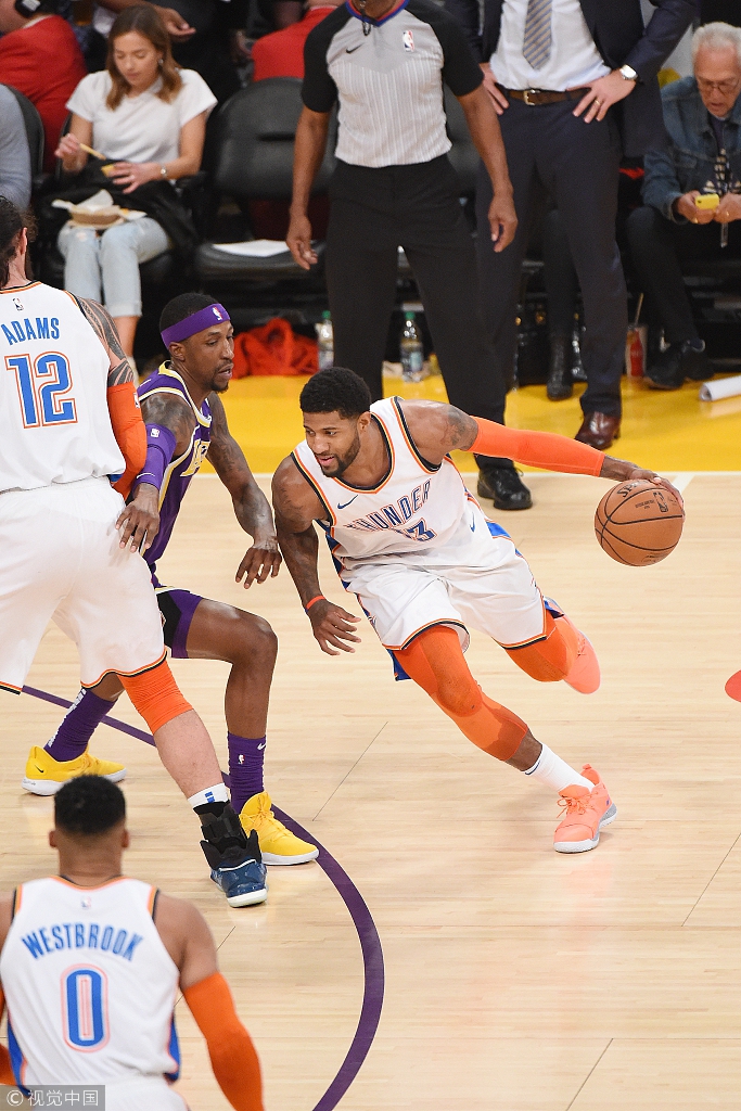 年轻队长的 年轻队长的