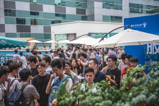 在比赛中担 在比赛中担