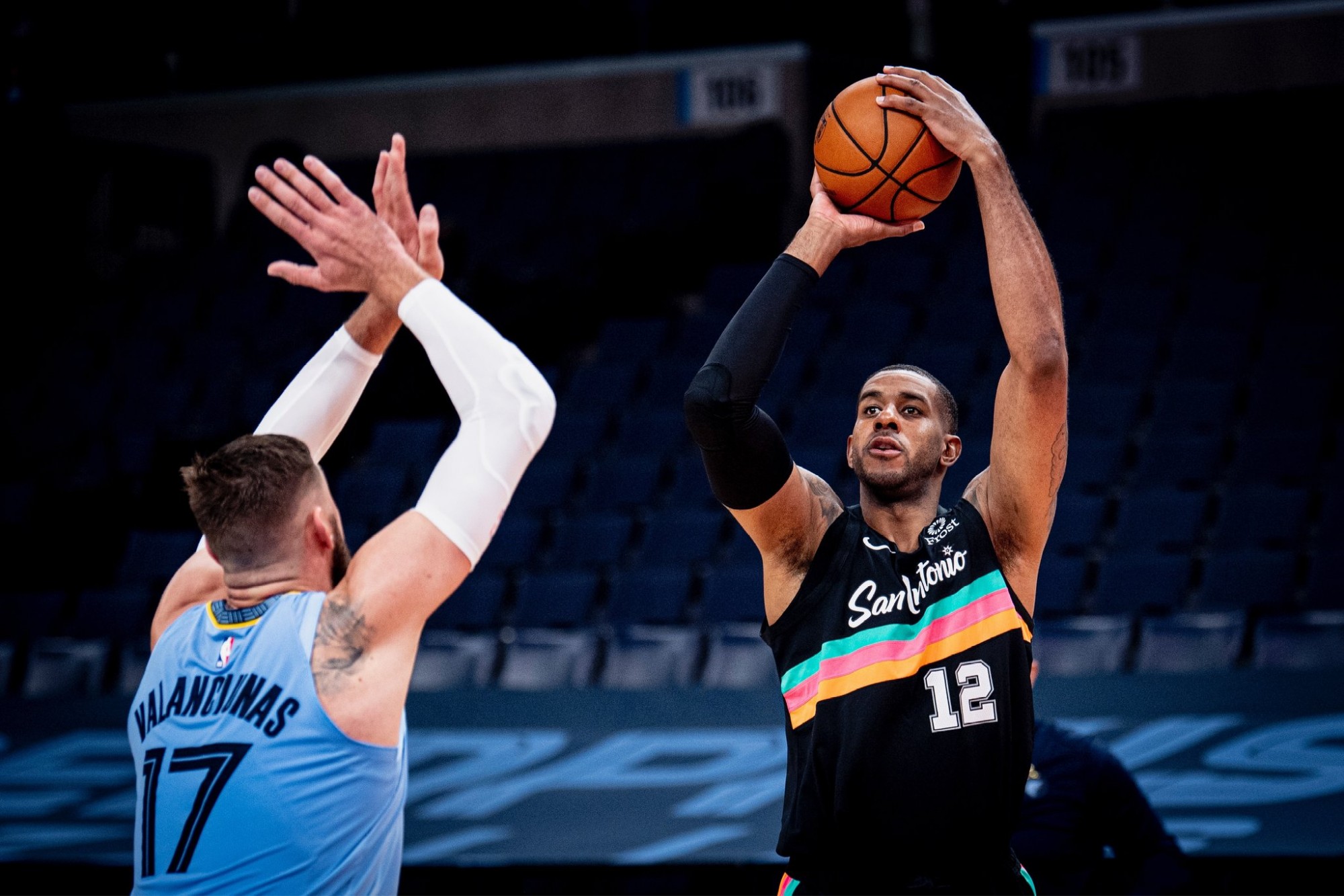 只能沦为形 只能沦为形