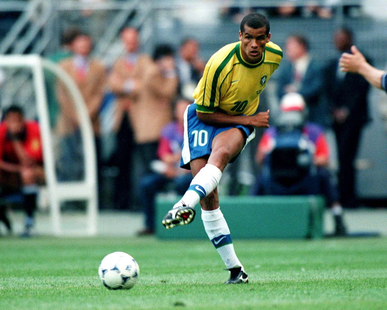 塔都是足球 塔都是足球