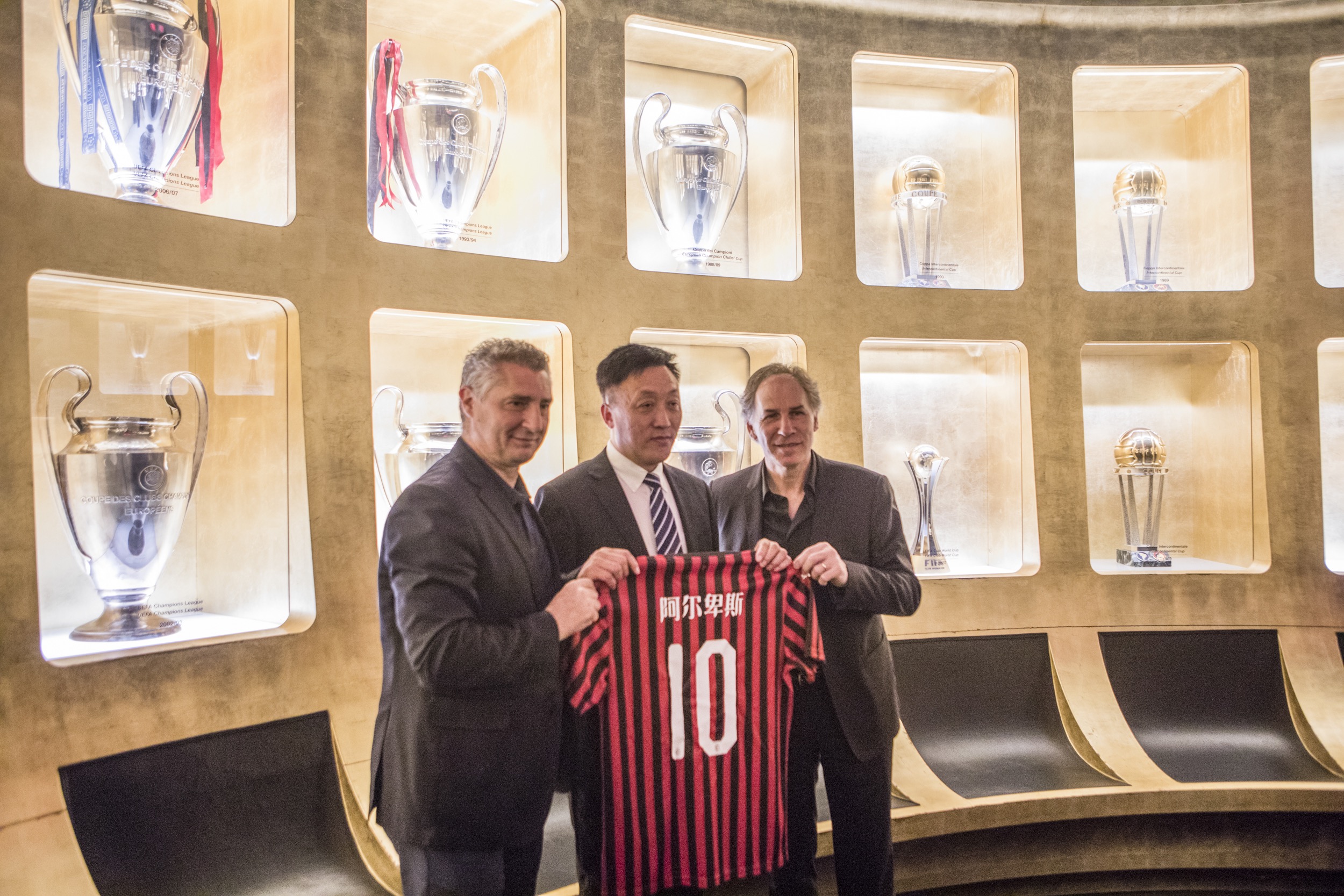 但最后一传 但最后一传